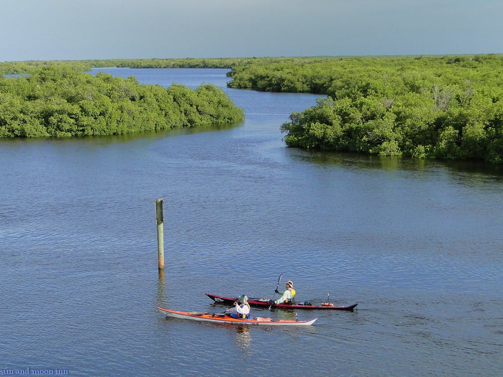 04-leaving-sun-and-moon-inn-fo-a-quick-90minute-8mile-paddle-to-jug-creek-cottages-on-bokeelia-island