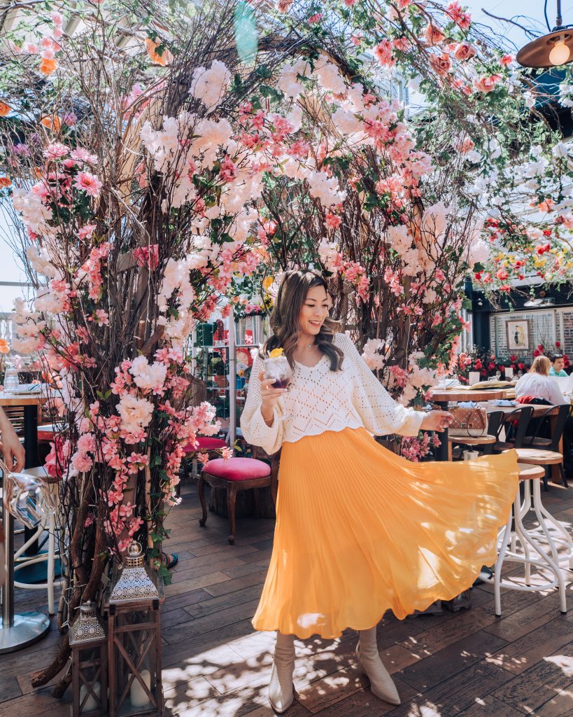 Christine at Remi Floer & Coffee | 10 Best Places to Visit in US